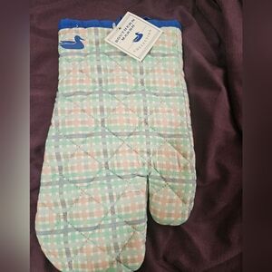 Brand New w tags Southern Marsh Kitchen Mitten